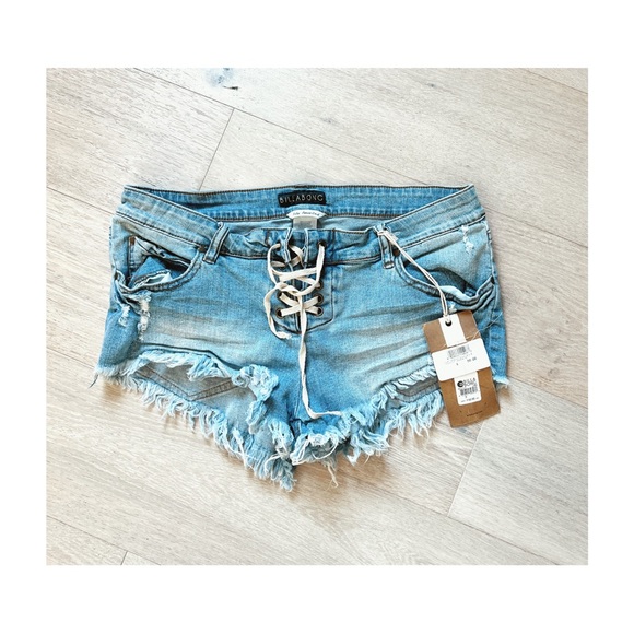 SOLD | Billabong | Short Shorts - Picture 3 of 6